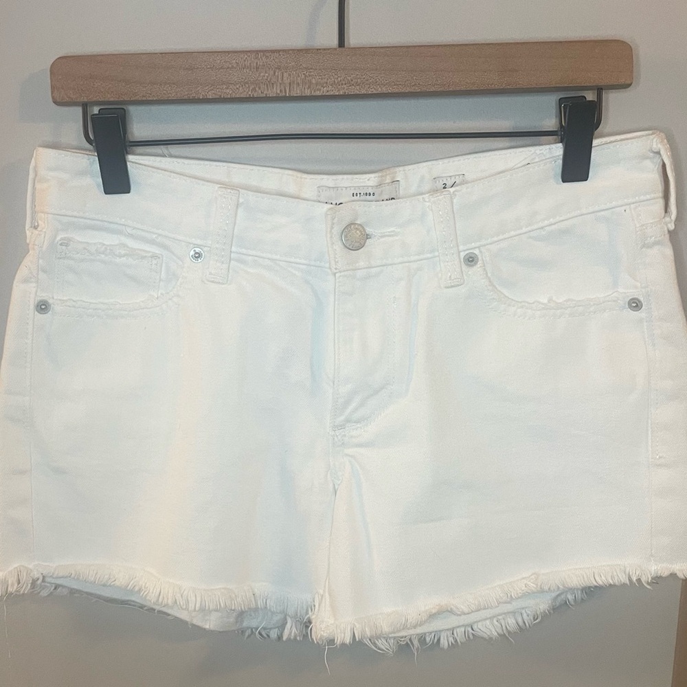 Lucky Brand white denim shorts The cutoff women’s size 2/26